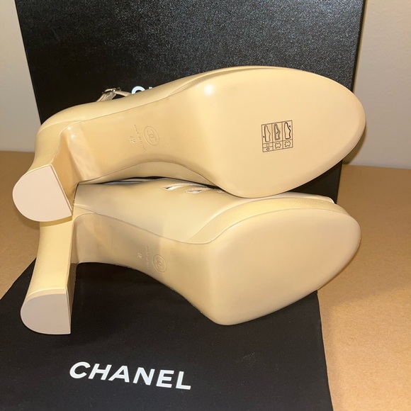 Chanel Lambskin Sandals Heels size 42 - Picture 8 of 12